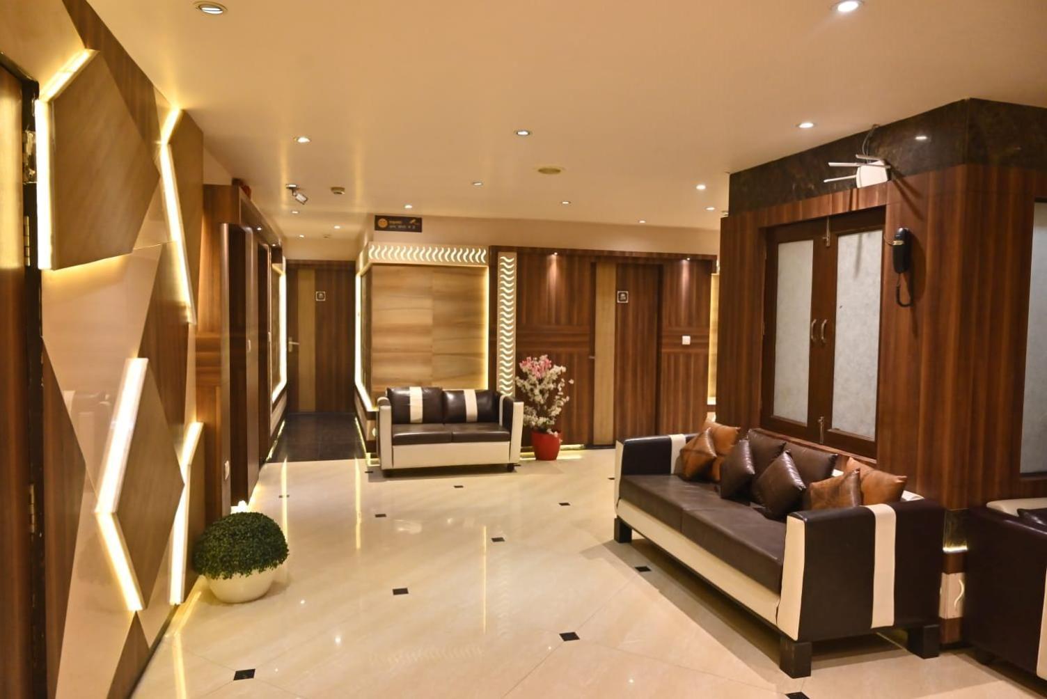 Hotel Royal Cottage Канпур Екстериор снимка